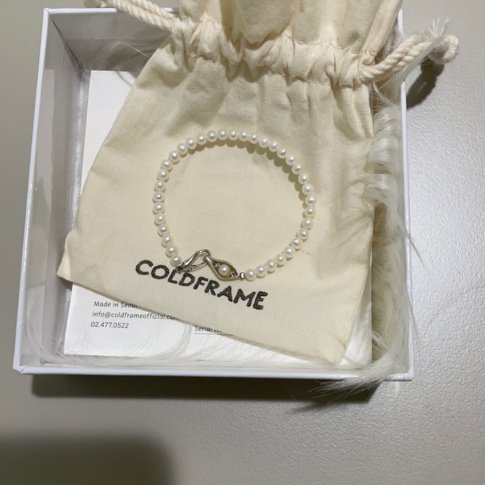 Coldframe real pearl bracelet,Korean brand